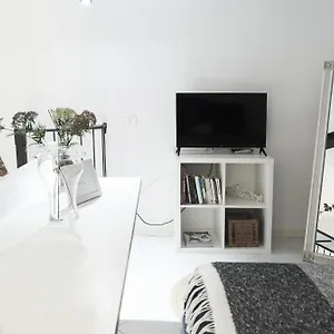 Апартаменты Comecasa Grazioso Loft In Crocetta Near Mangiagalli