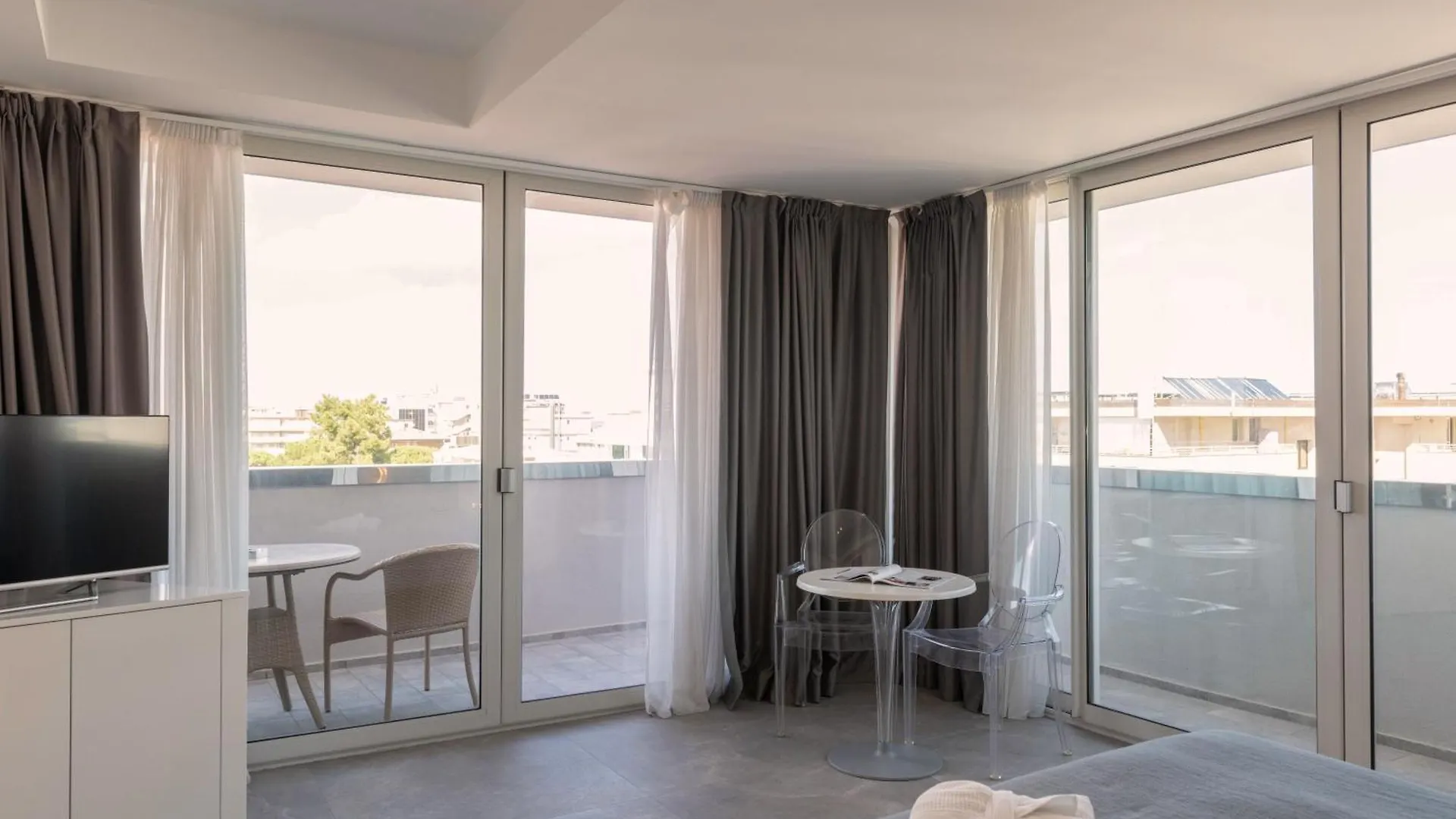 Perla Verde Hotel Морской Милан