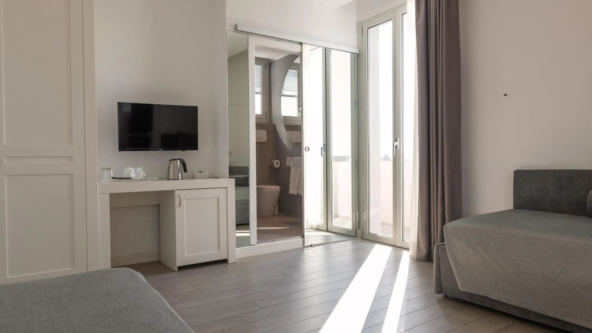 Perla Verde Hotel Морской Милан